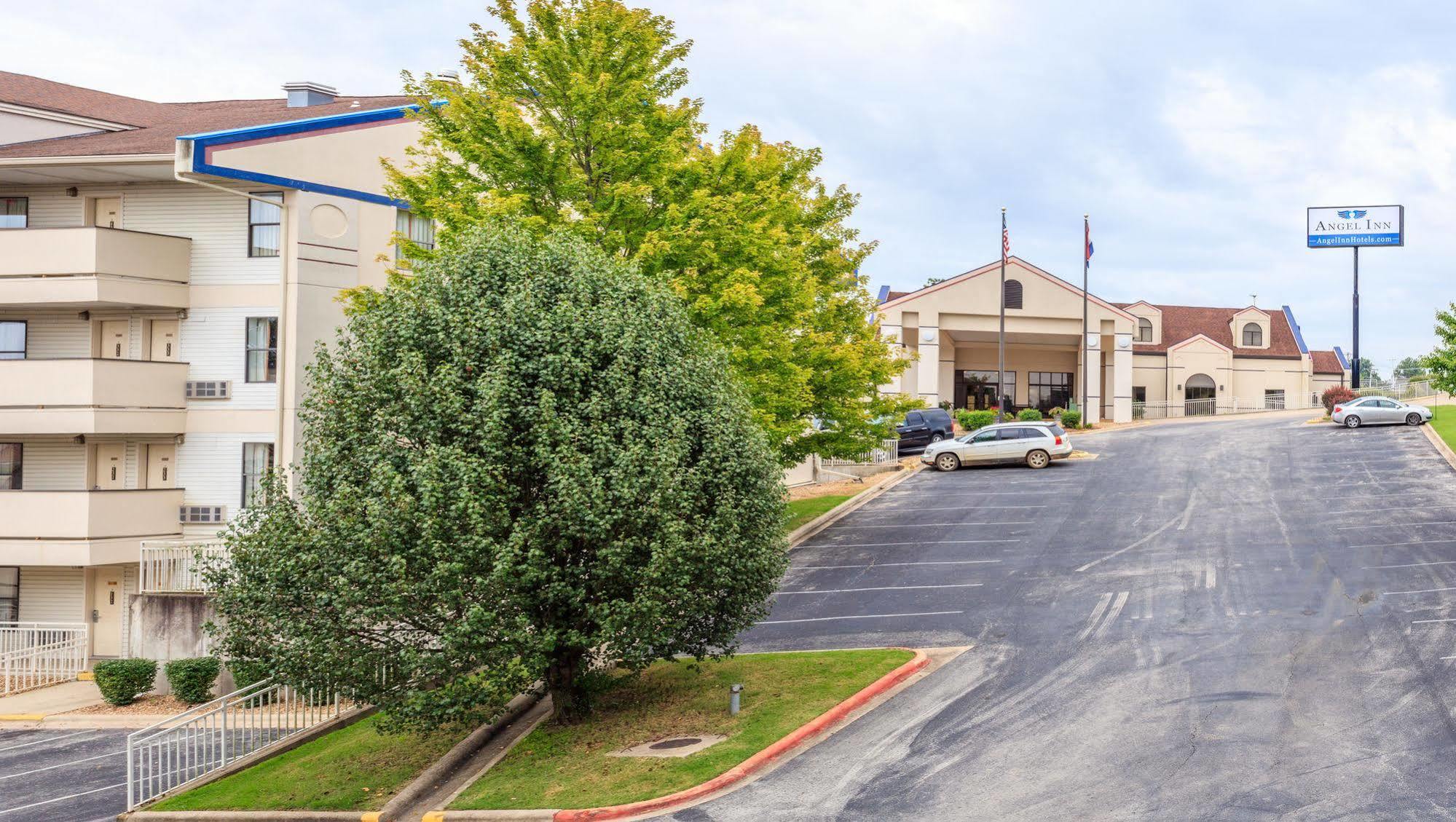 Angel Inn - By The Strip Branson Luaran gambar