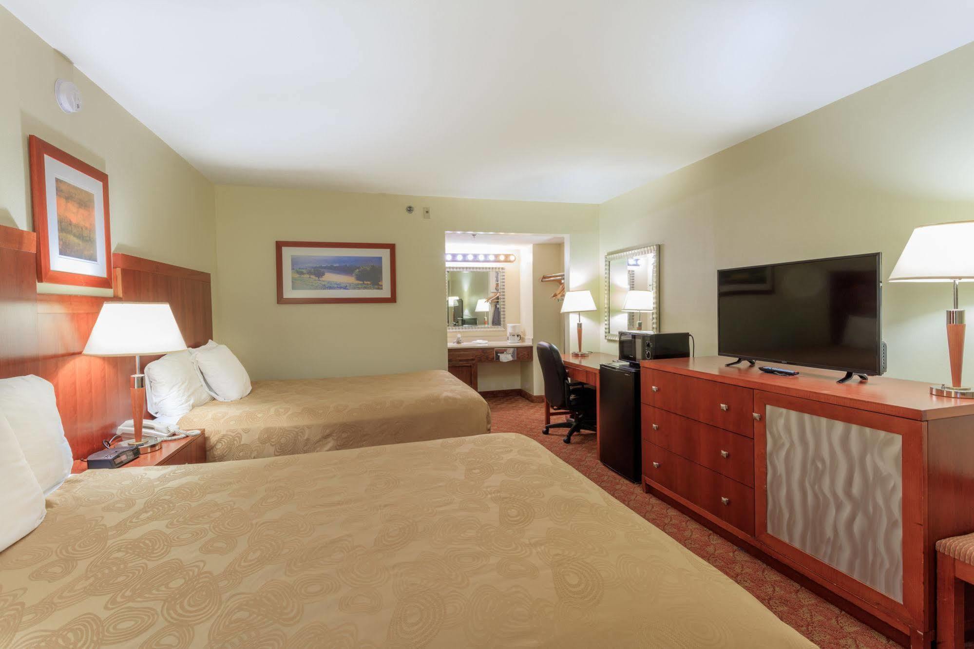 Angel Inn - By The Strip Branson Luaran gambar
