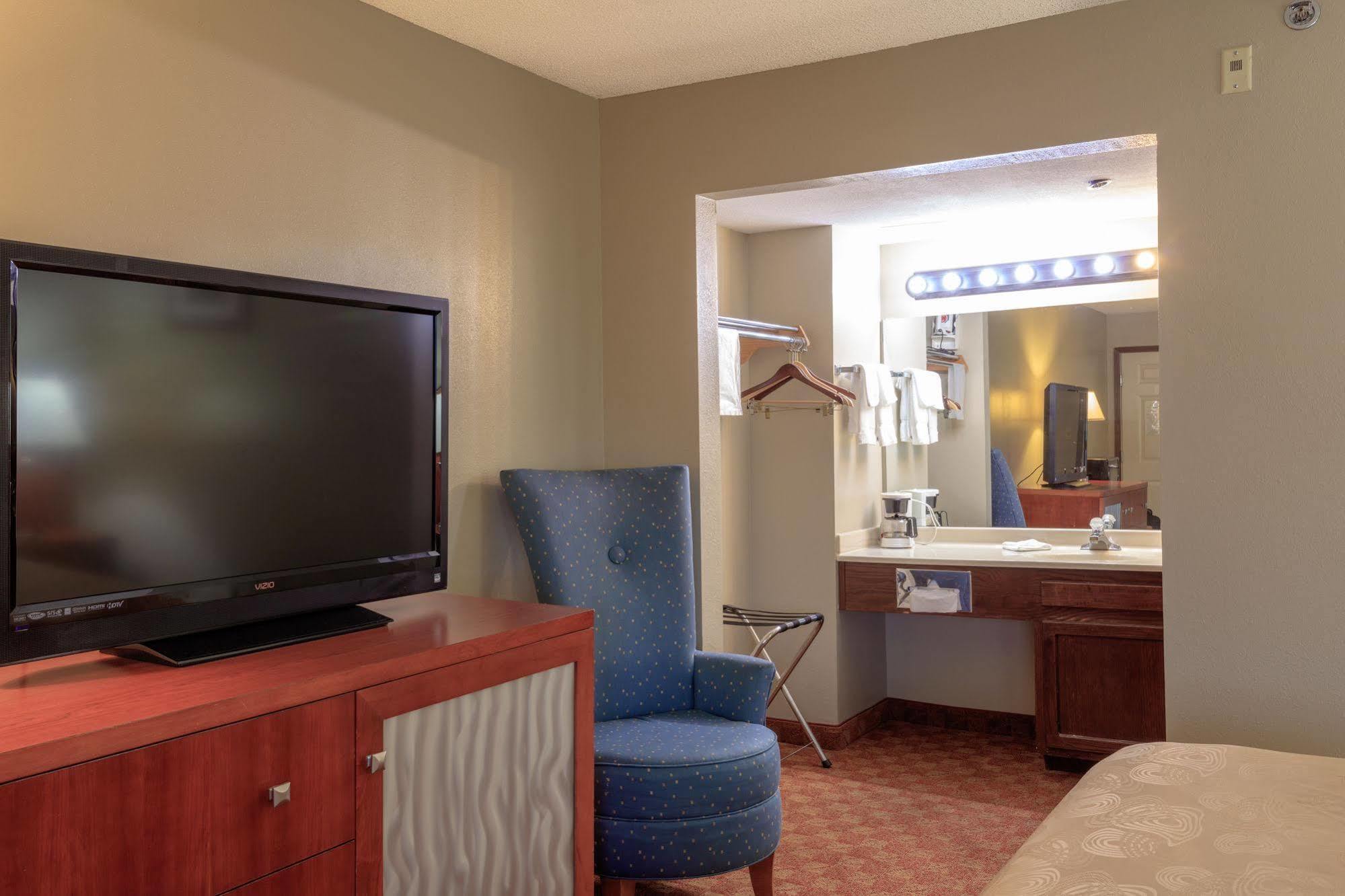 Angel Inn - By The Strip Branson Luaran gambar