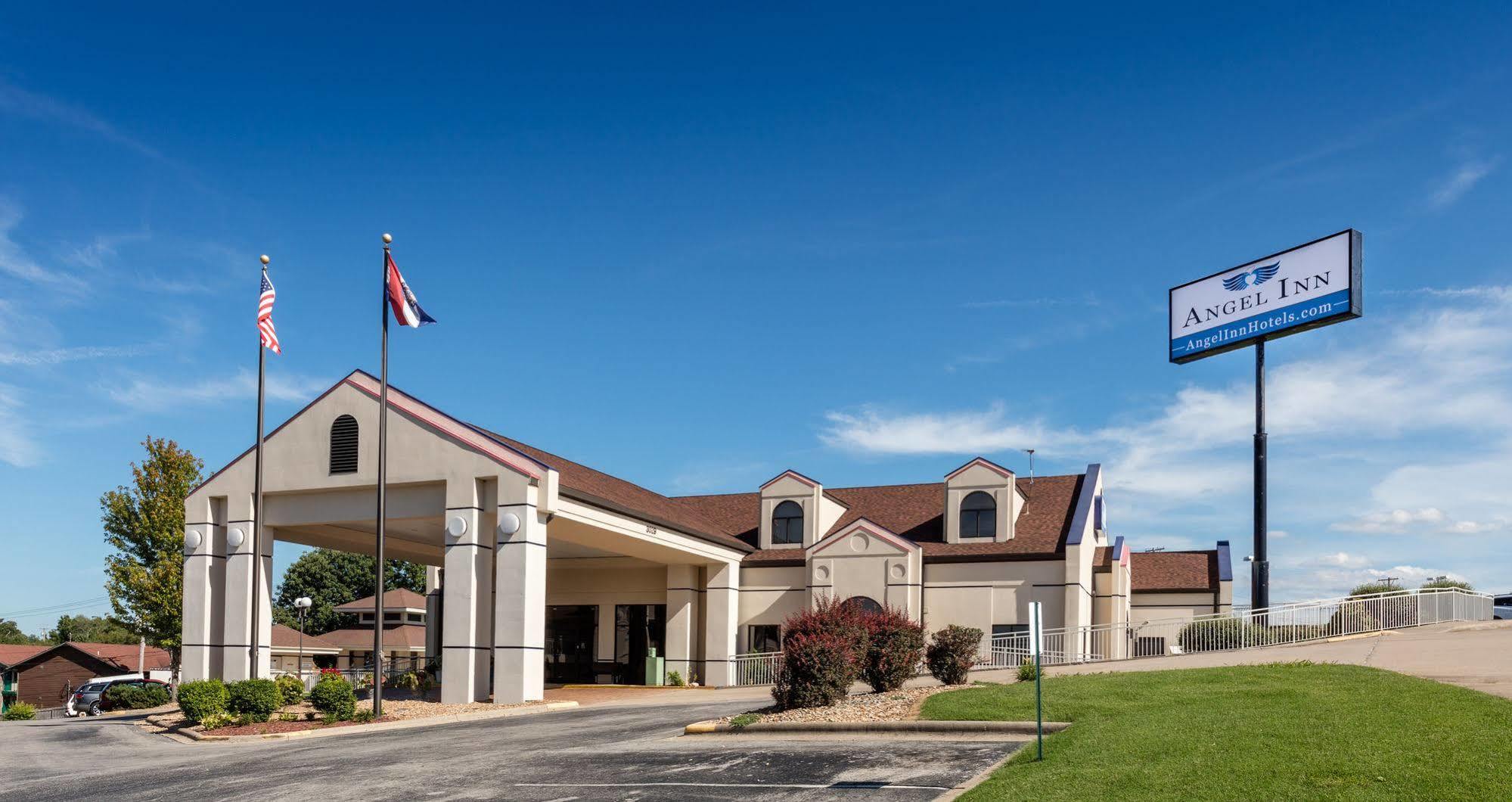 Angel Inn - By The Strip Branson Luaran gambar