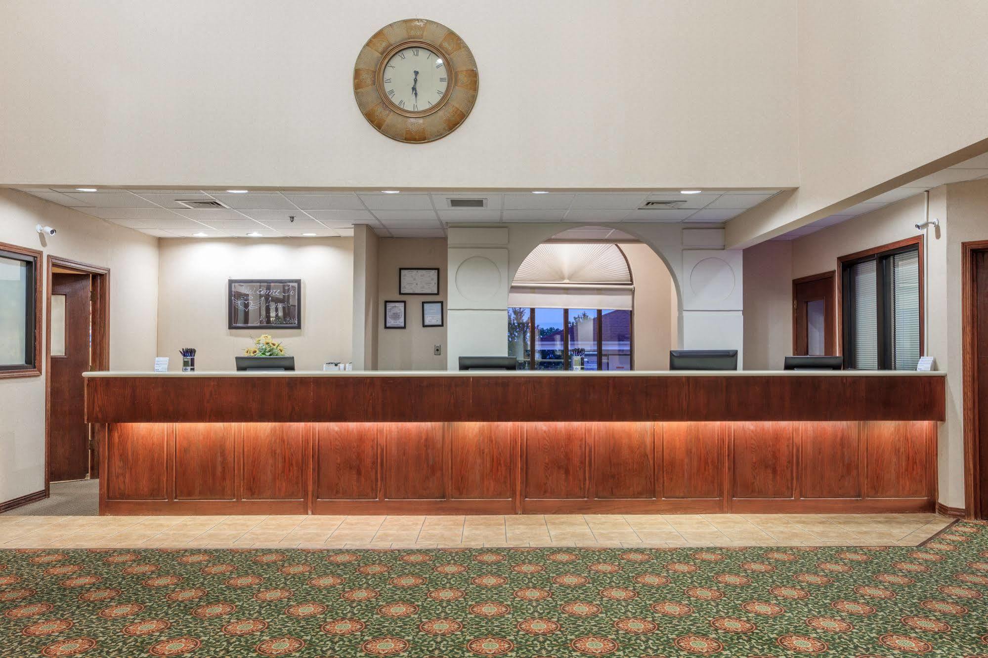 Angel Inn - By The Strip Branson Luaran gambar