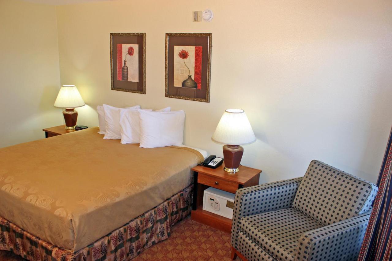 Angel Inn - By The Strip Branson Luaran gambar