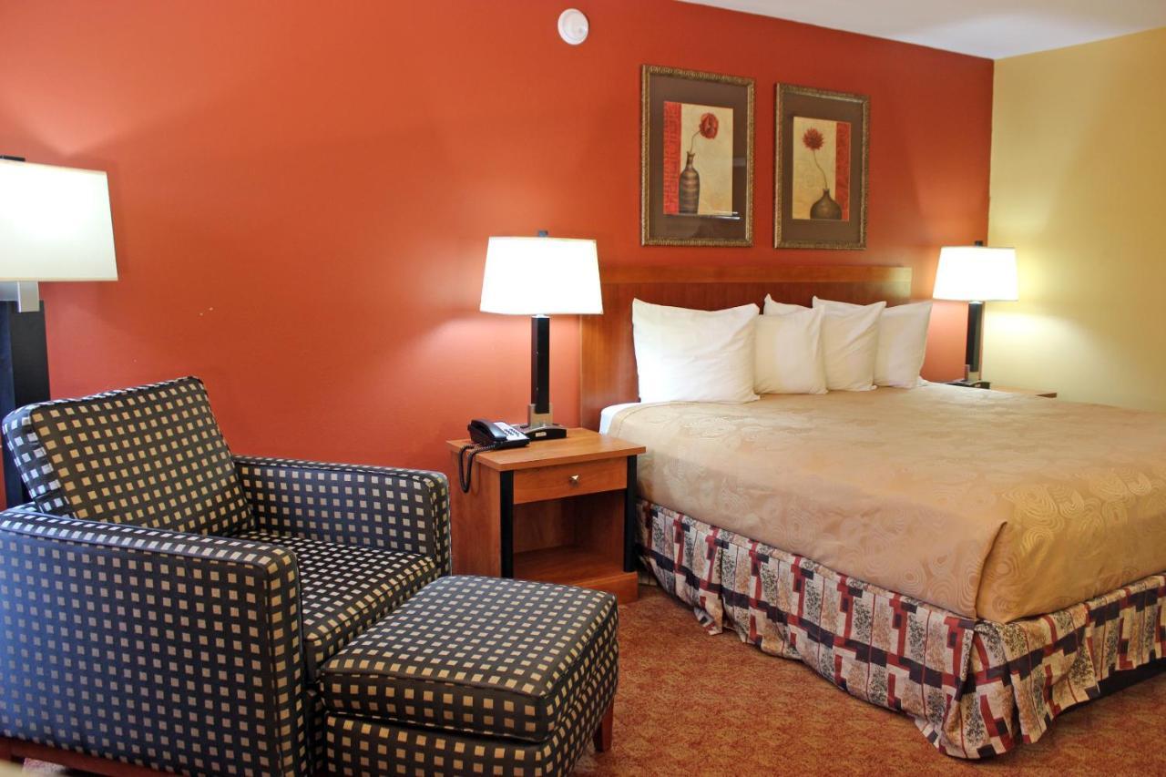 Angel Inn - By The Strip Branson Luaran gambar