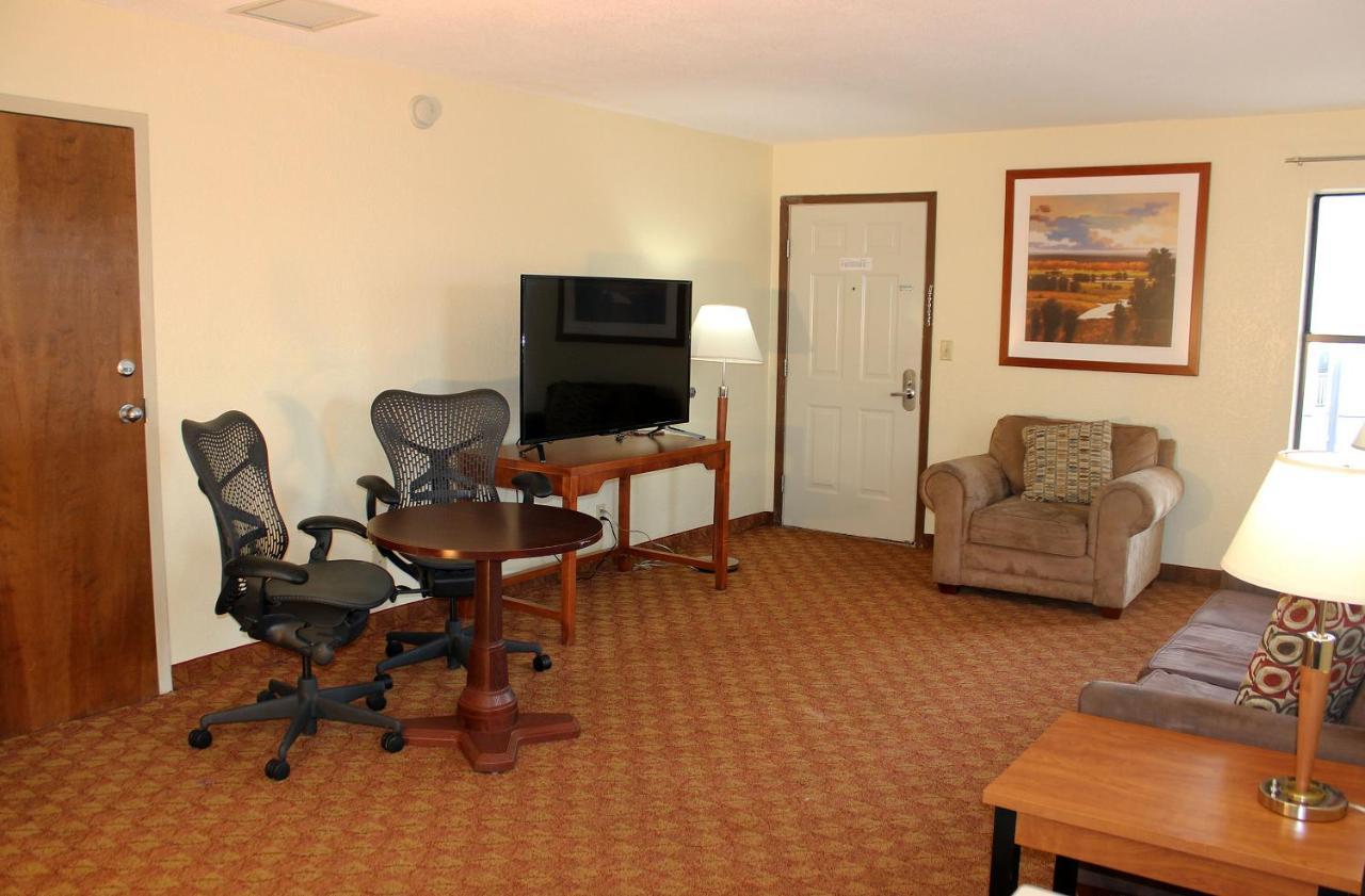 Angel Inn - By The Strip Branson Luaran gambar