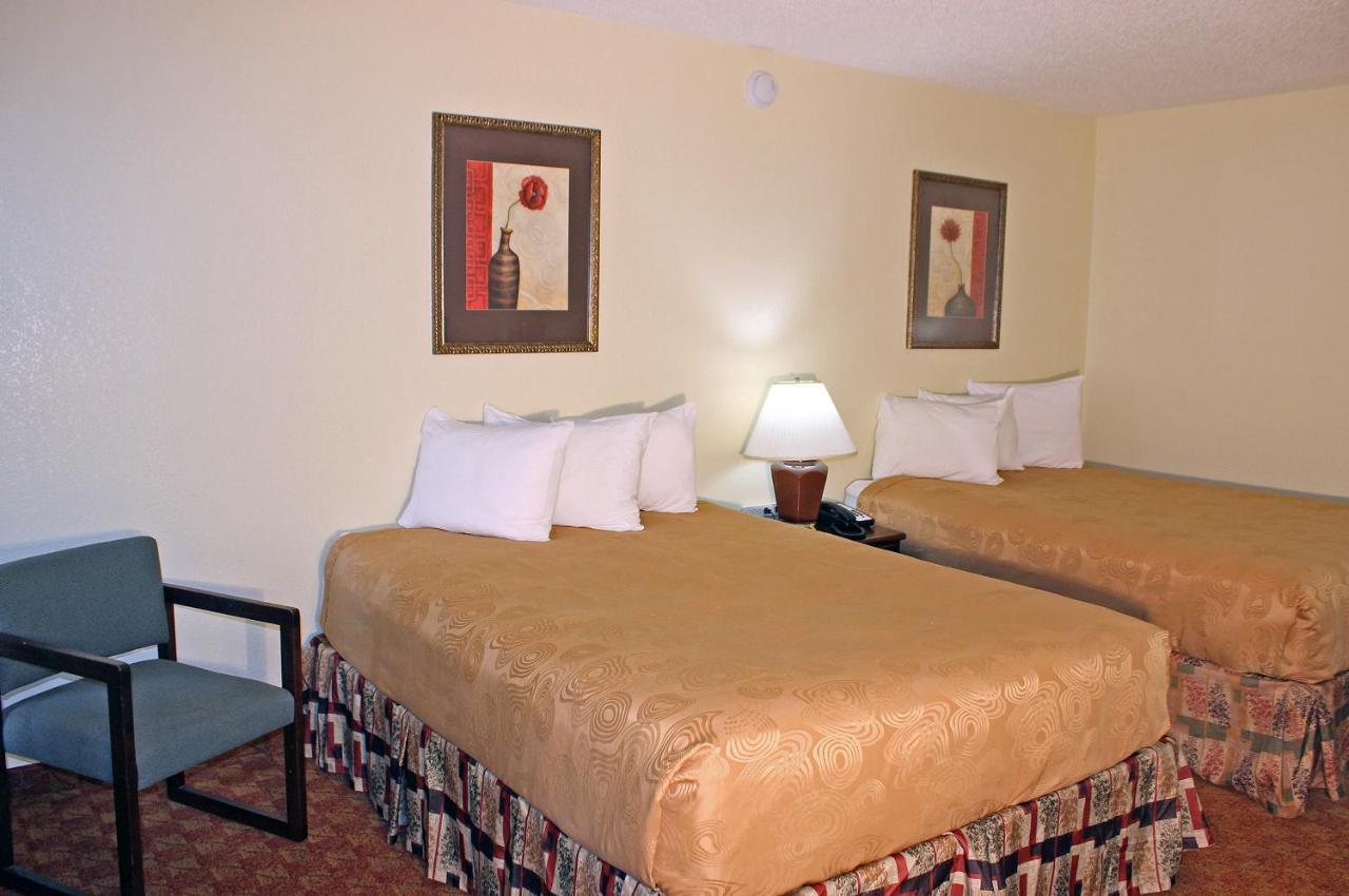 Angel Inn - By The Strip Branson Luaran gambar