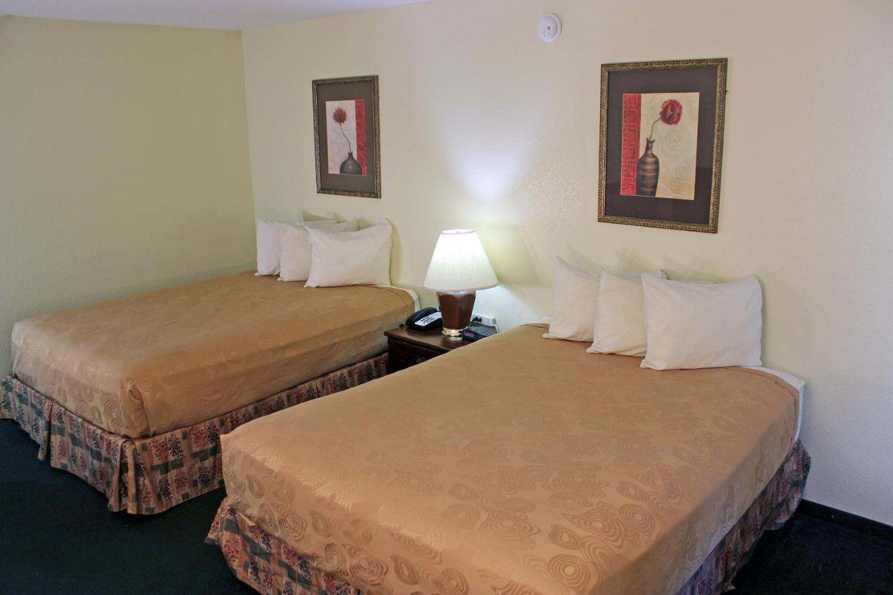 Angel Inn - By The Strip Branson Luaran gambar